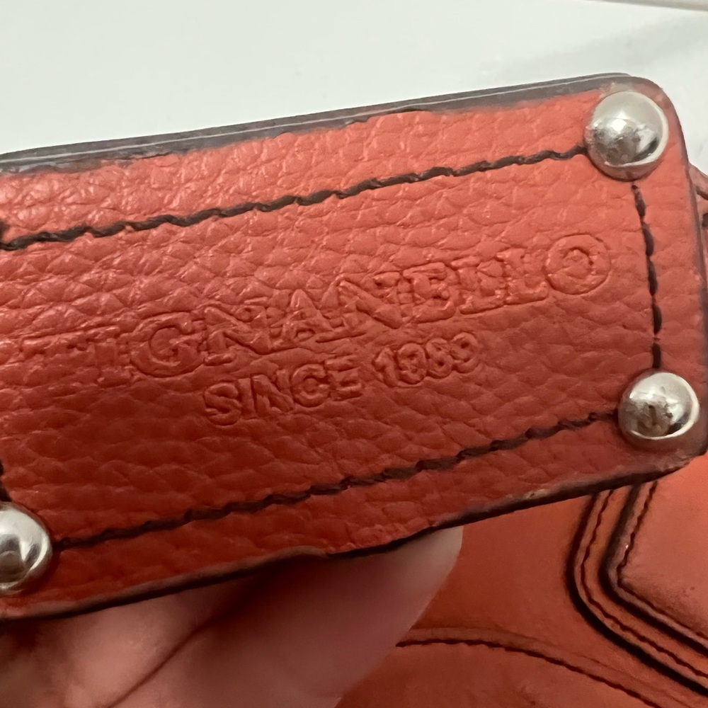 Tignanbllo hand bag very good condition - Picture 3 of 3